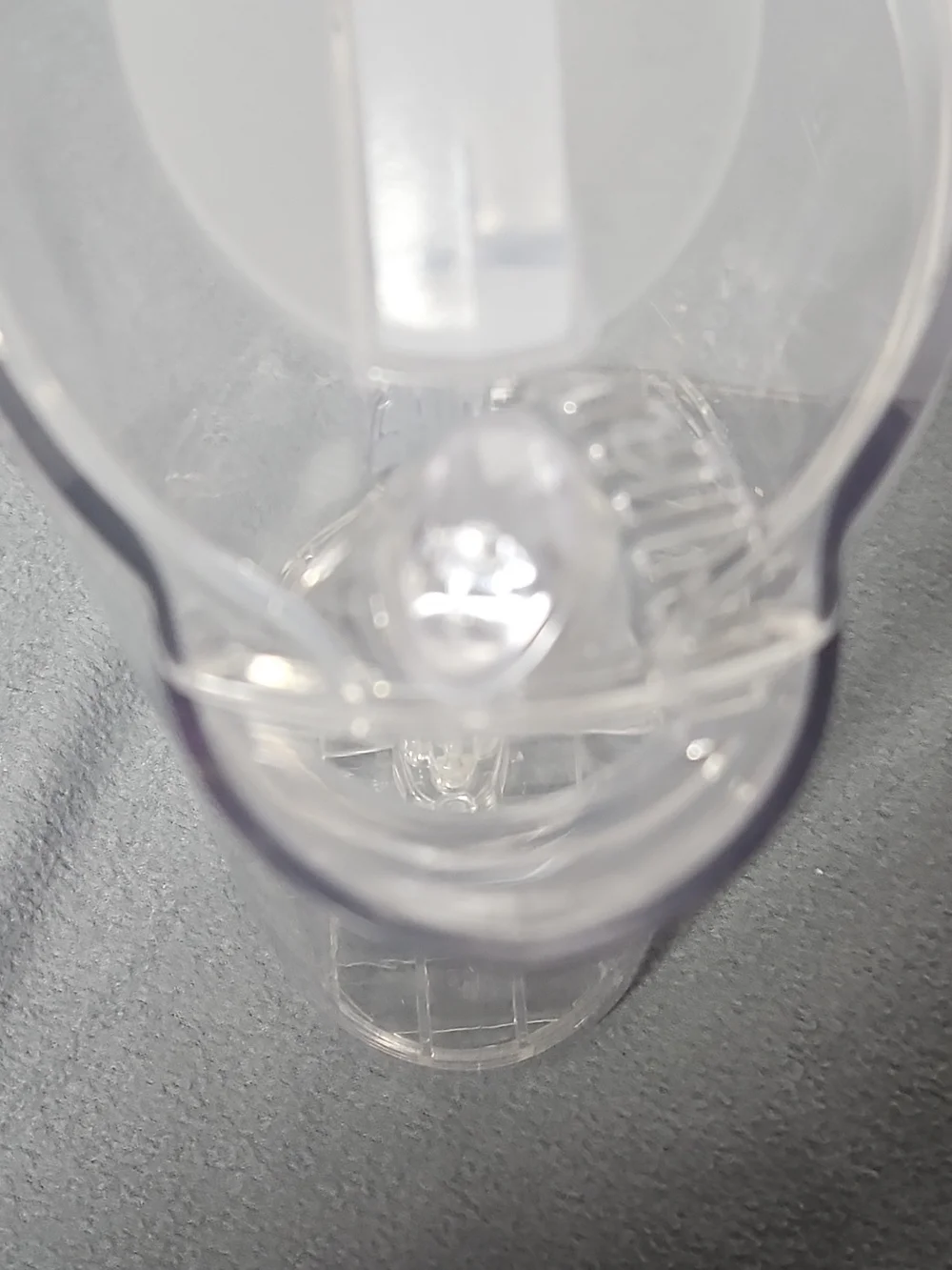 Pampered Chef Clear Plastic Pitcher with Handle and Lid - Clear